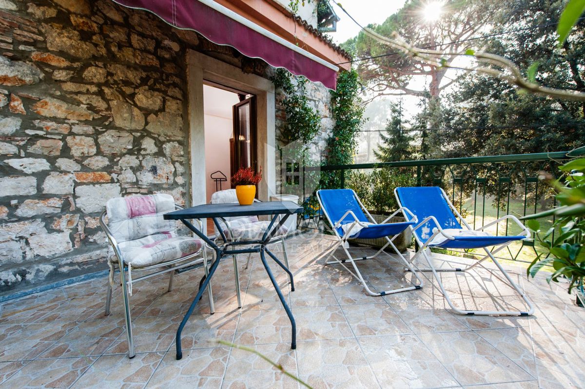Rovinj, prostorna hiša le 100m od morja