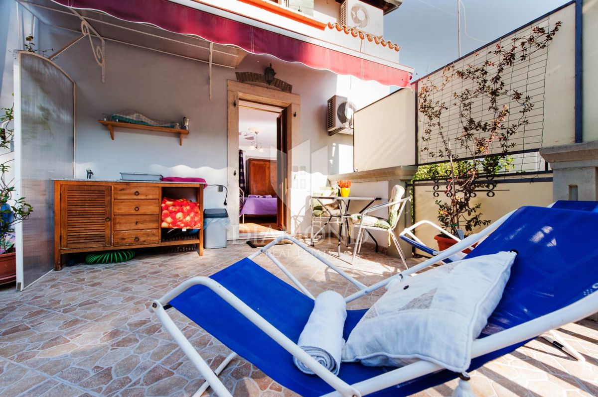 Rovinj, prostorna hiša le 100m od morja