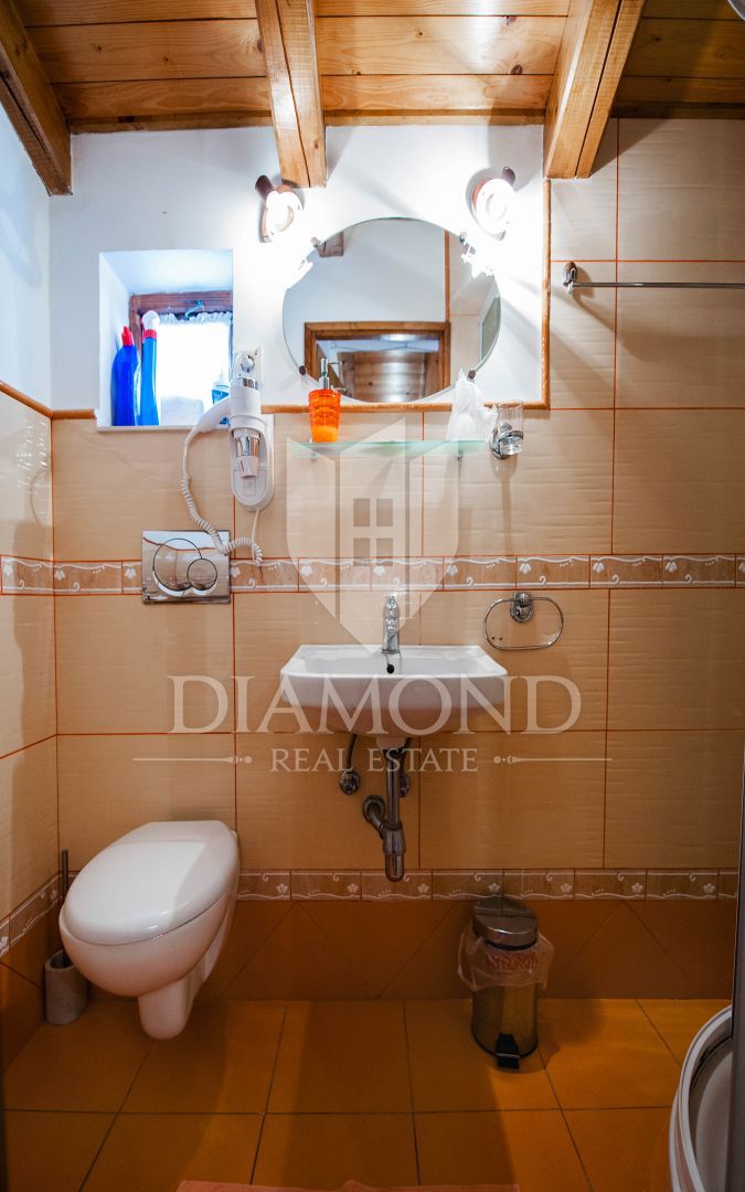Rovinj, prostorna hiša le 100m od morja