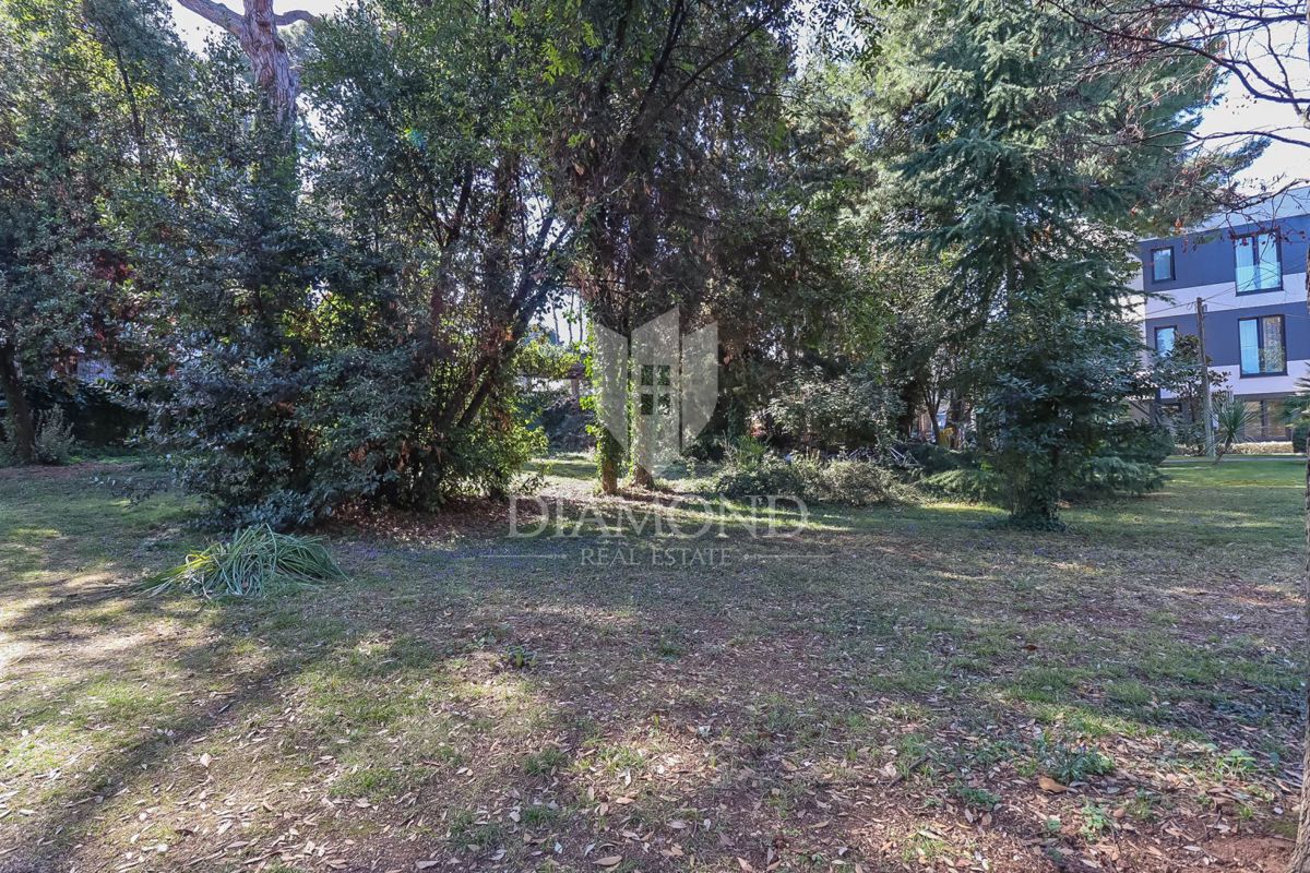 Rovinj, prostorna hiša le 100m od morja