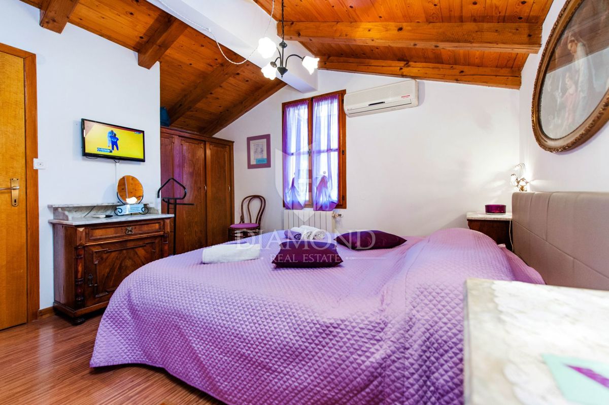 Rovinj, prostorna hiša le 100m od morja