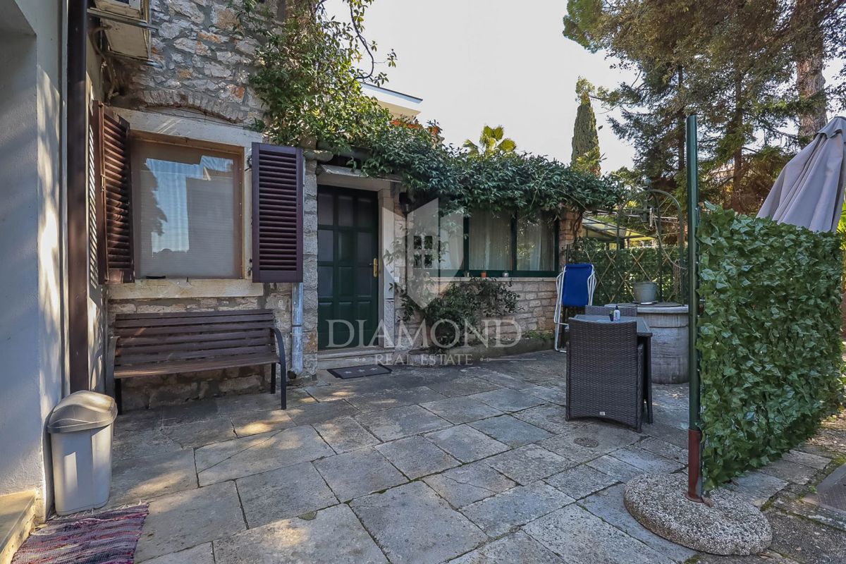 Rovinj, prostorna hiša le 100m od morja
