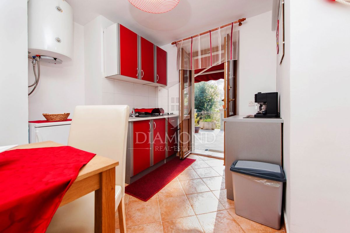 Rovinj, prostorna hiša le 100m od morja