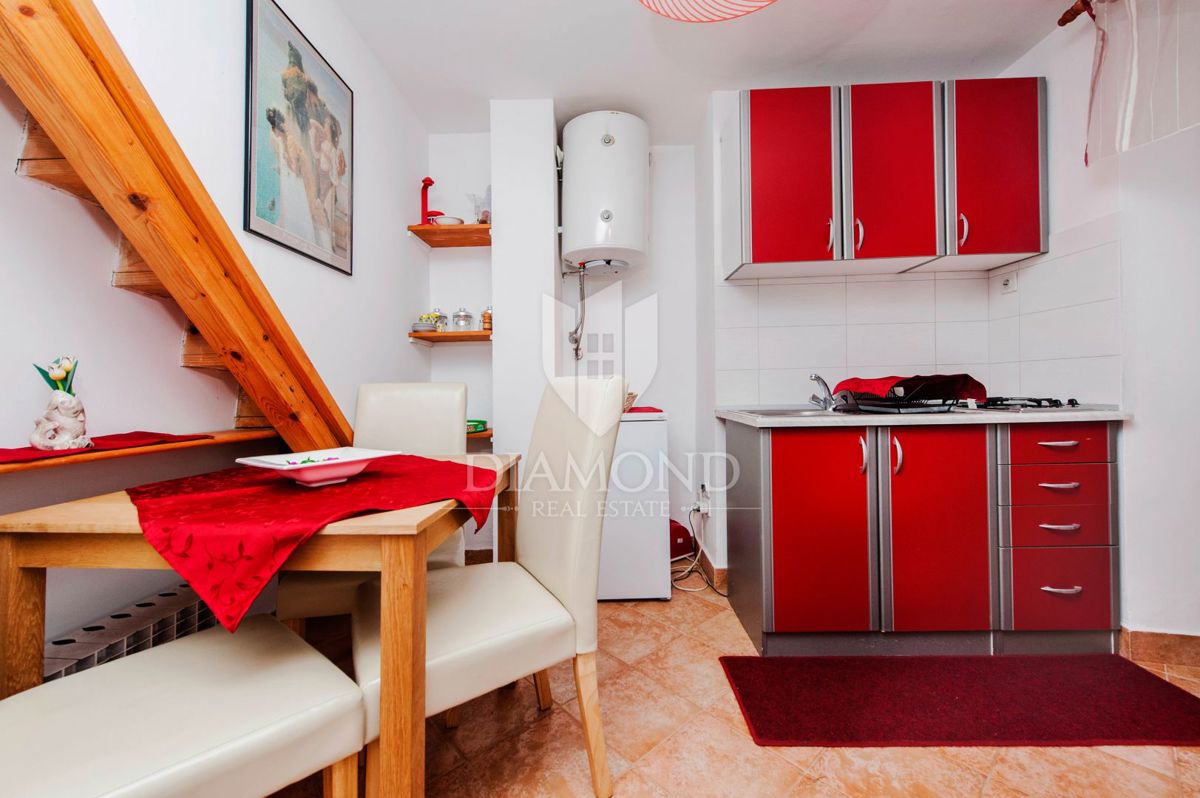 Rovinj, prostorna hiša le 100m od morja
