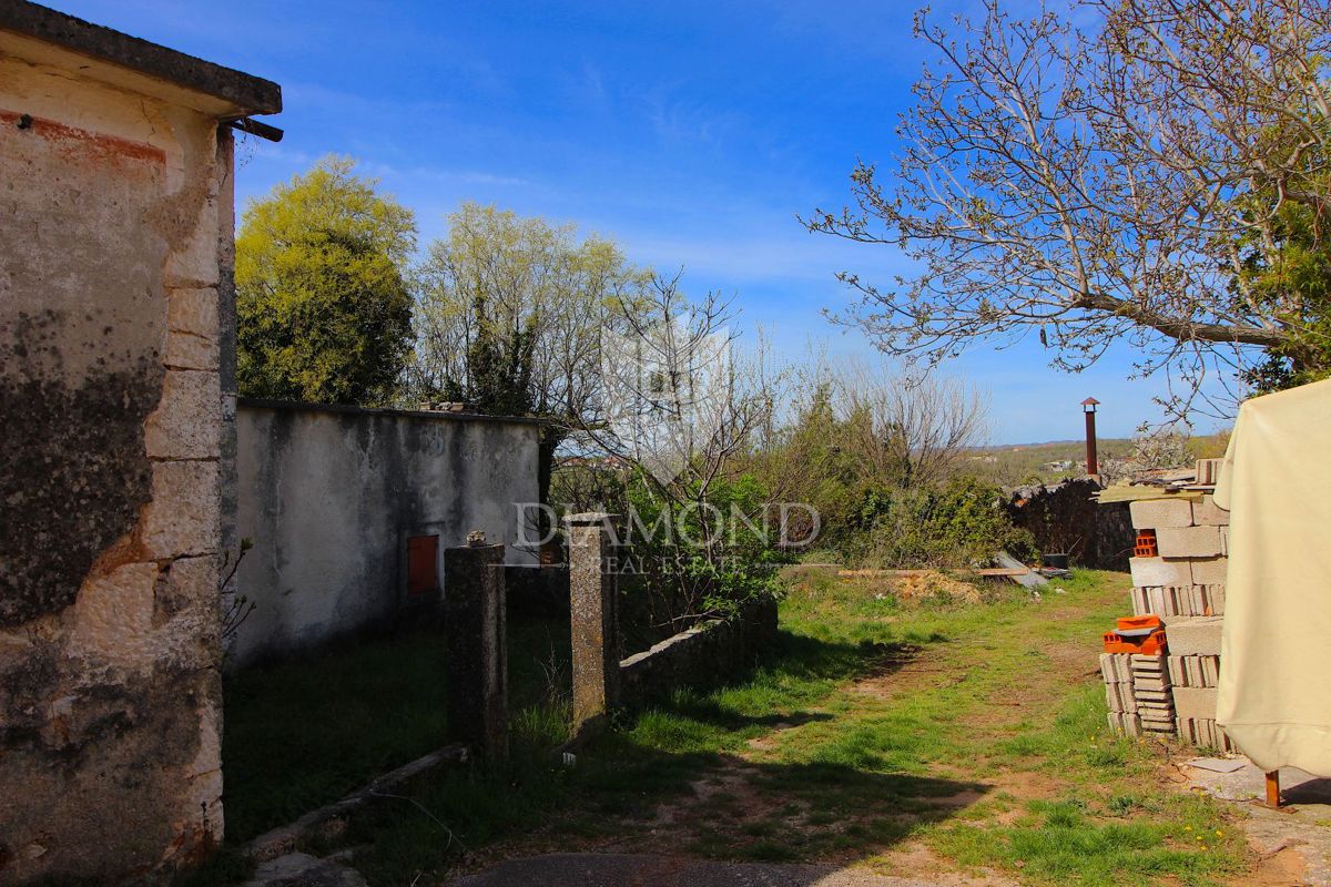 Labin, okolica, hiša z vrtom in garažo