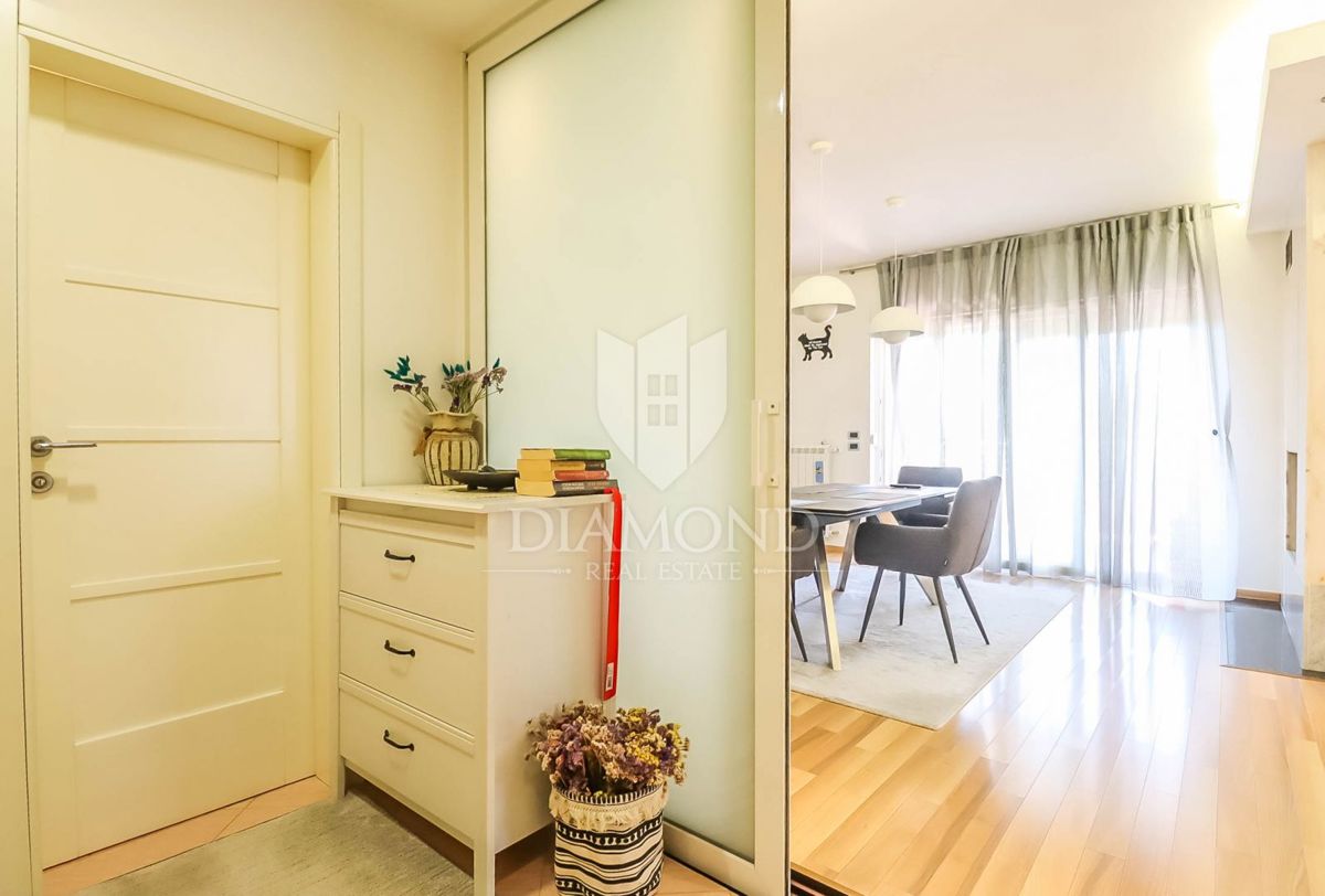 Rovinj, prostorno stanovanje na mirni lokaciji nedaleč od centra