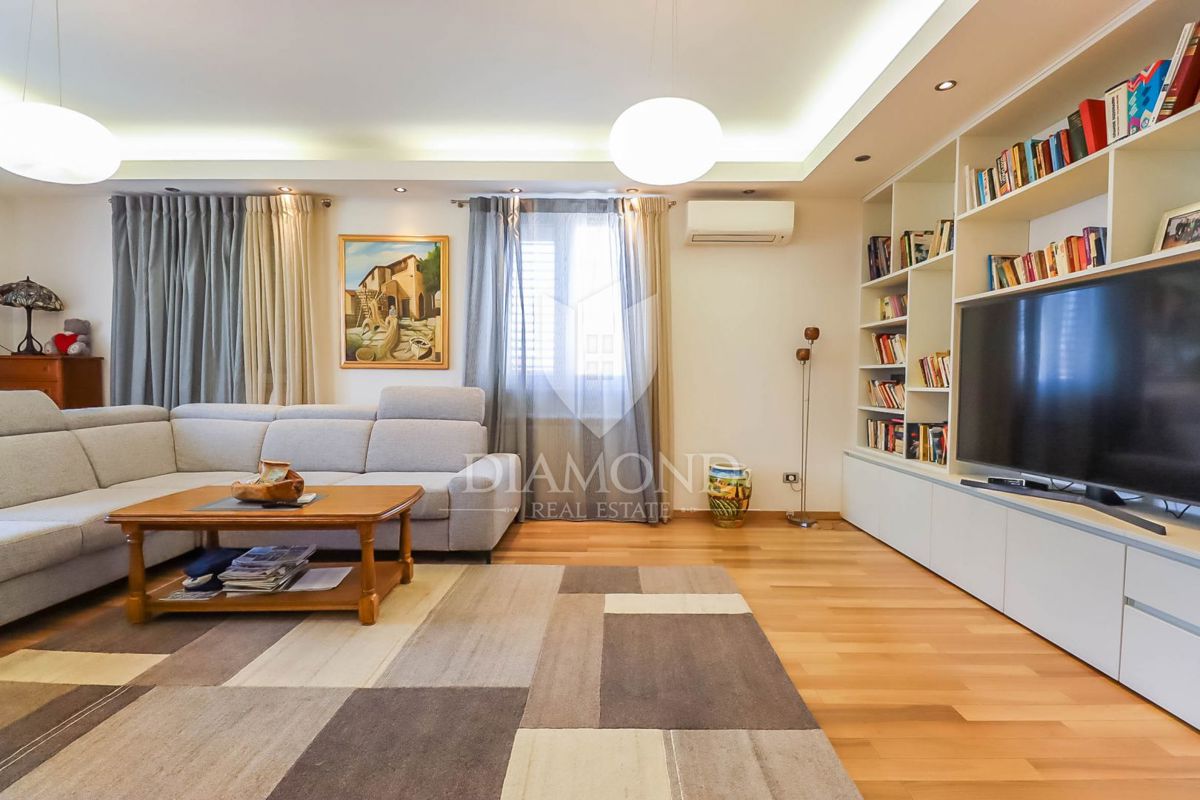 Rovinj, prostorno stanovanje na mirni lokaciji nedaleč od centra