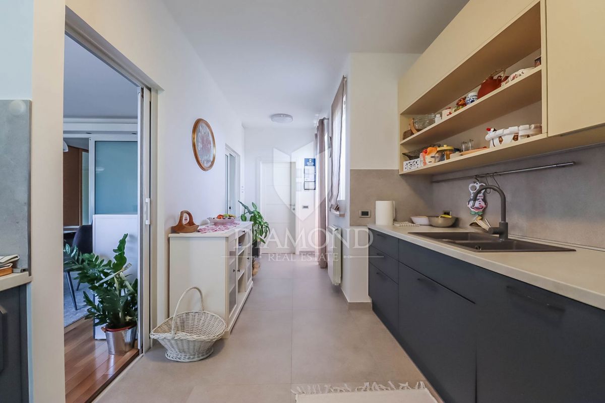 Rovinj, prostorno stanovanje na mirni lokaciji nedaleč od centra