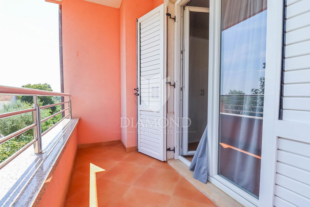 Rovinj, prostorno stanovanje na mirni lokaciji nedaleč od centra
