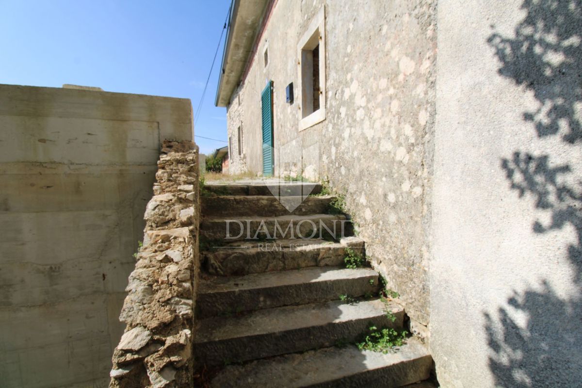 Labin, okolica, kamnita hiša za adaptacijo