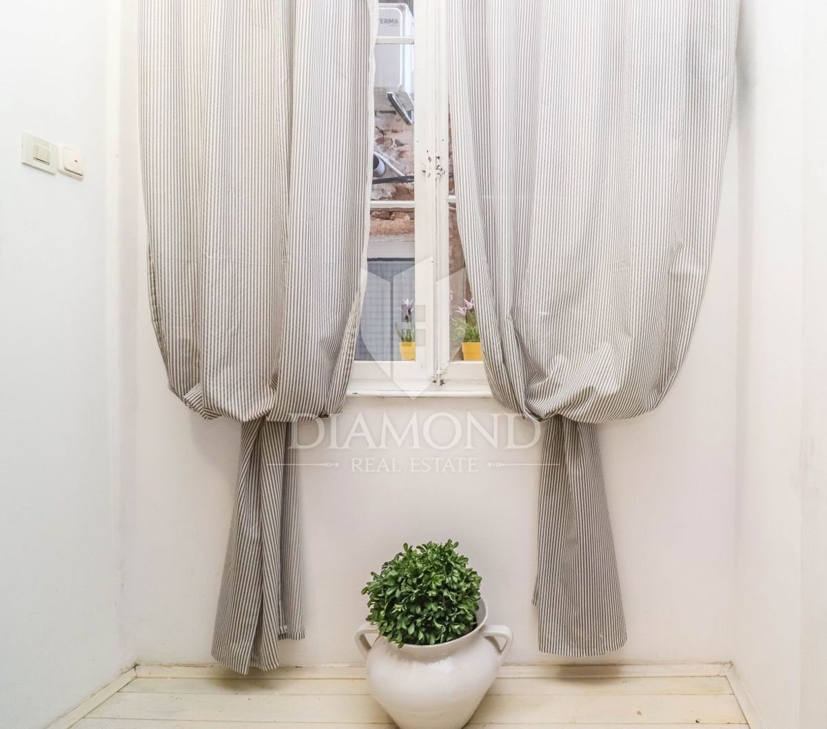 Rovinj, center, apartmajska hiša na odlični lokaciji