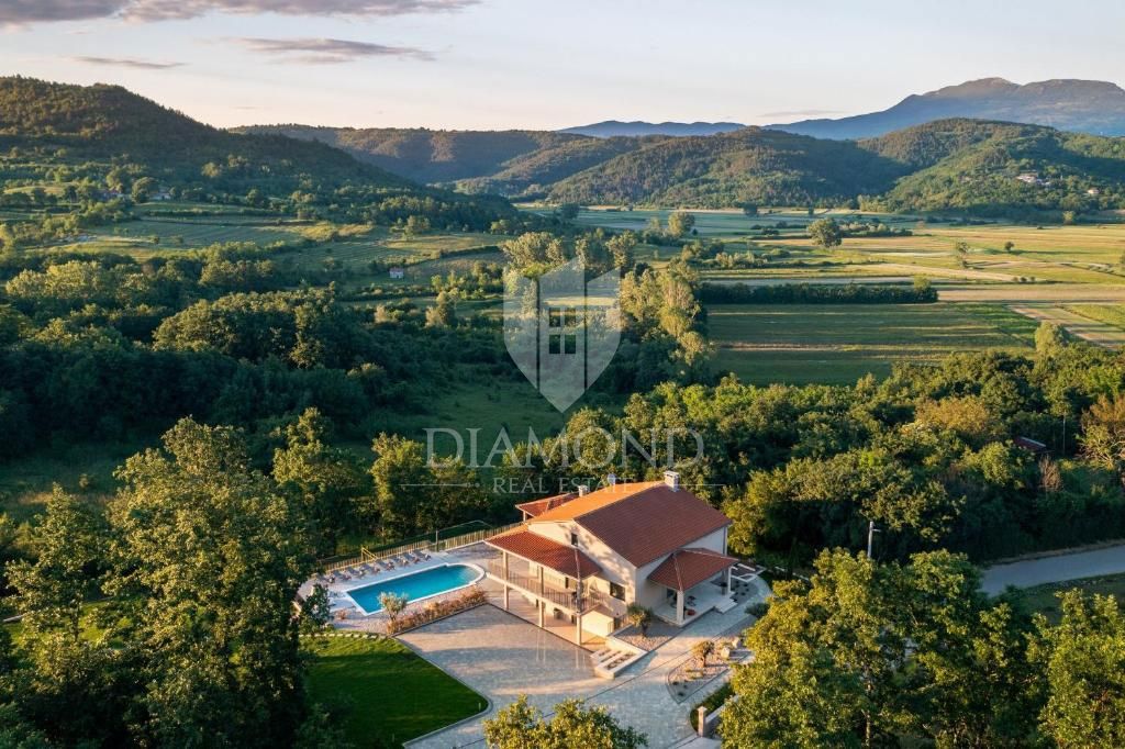 Pićan, okolica, lepa Vila obkrožena z naravo
