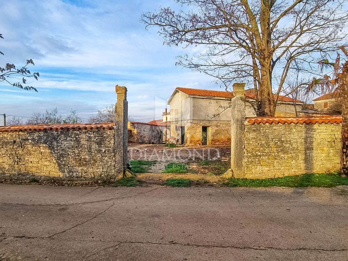 Poreč, okolica, čudovita nepremičnina za nadaljnjo prenovo!