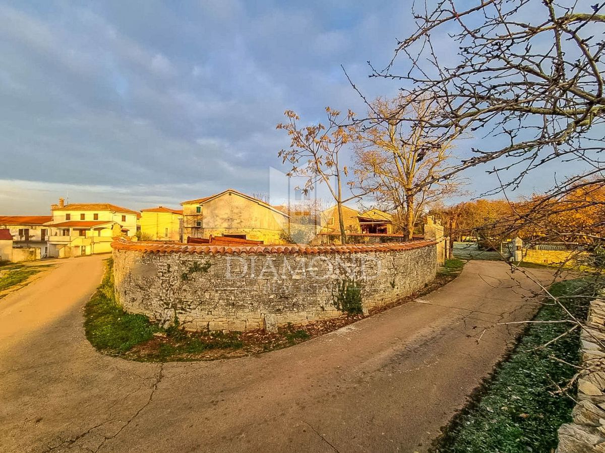 Poreč, okolica, čudovita nepremičnina za nadaljnjo prenovo!