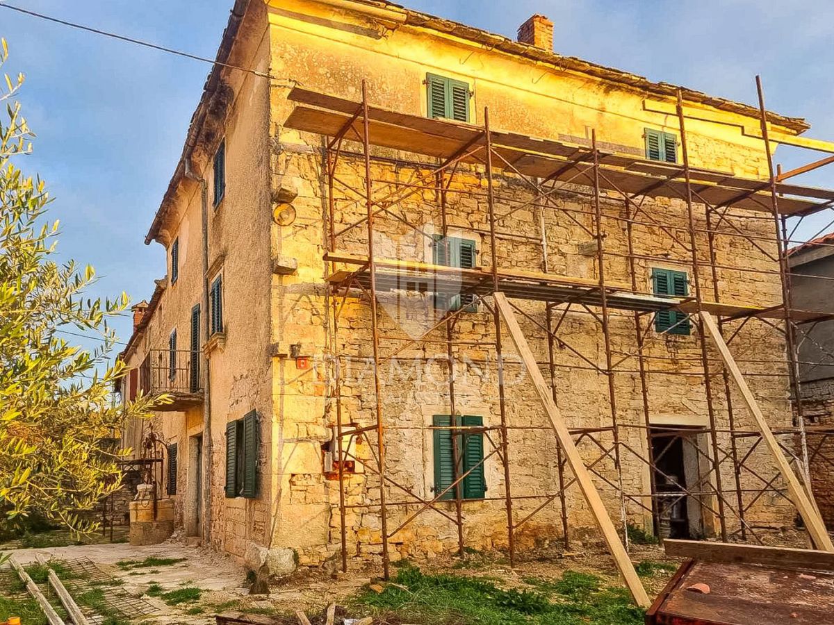 Poreč, okolica, čudovita nepremičnina za nadaljnjo prenovo!