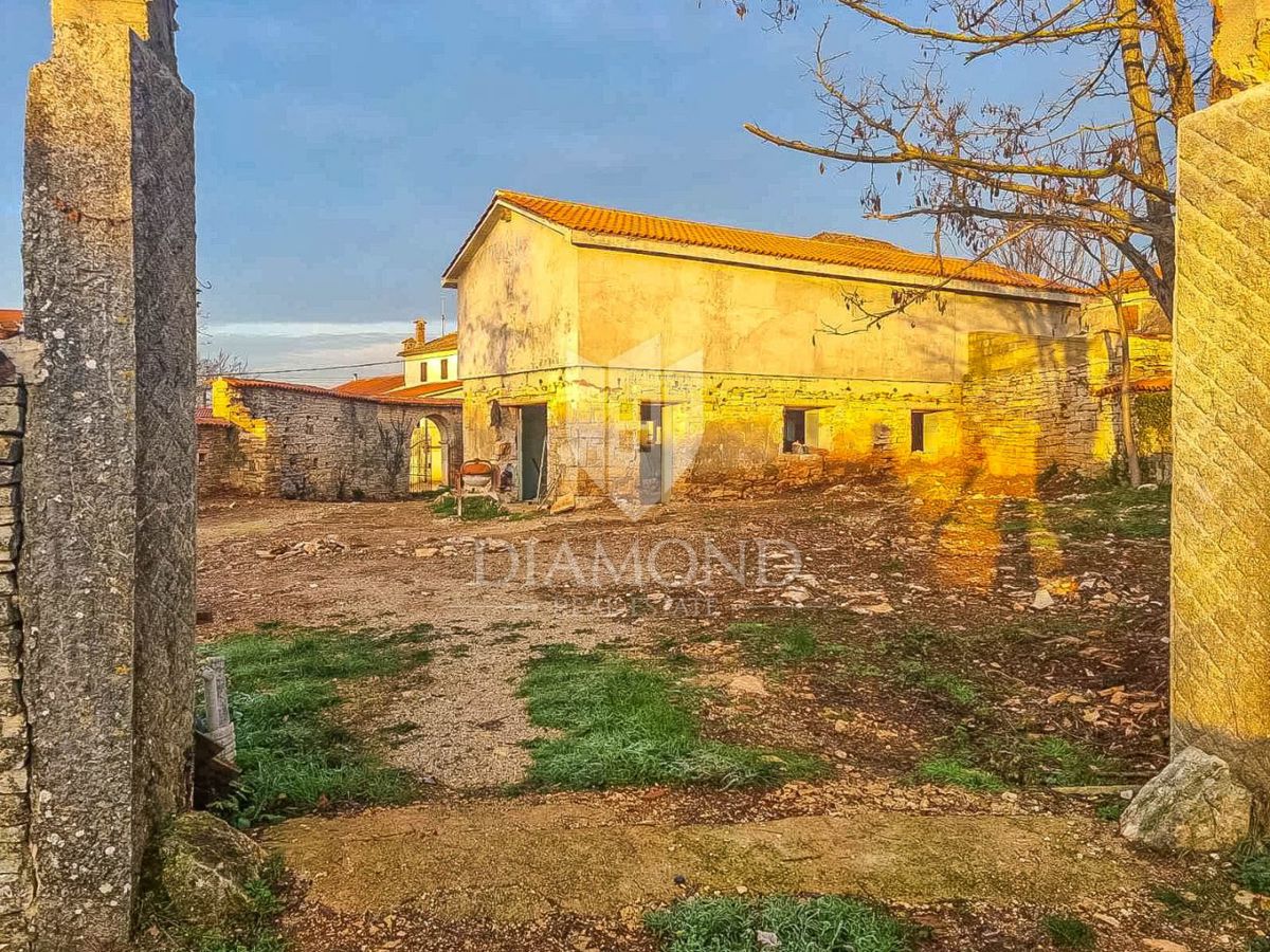 Poreč, okolica, čudovita nepremičnina za nadaljnjo prenovo!