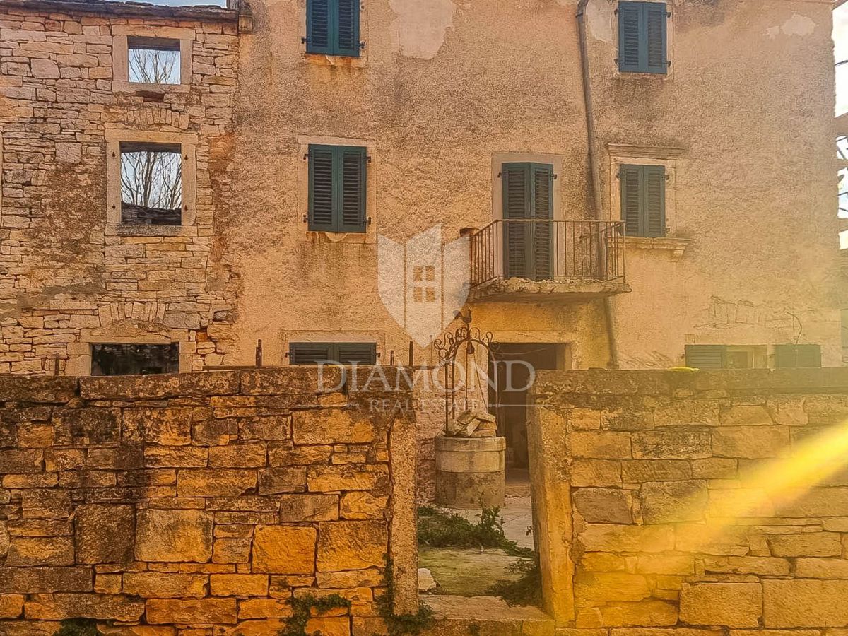 Poreč, okolica, čudovita nepremičnina za nadaljnjo prenovo!