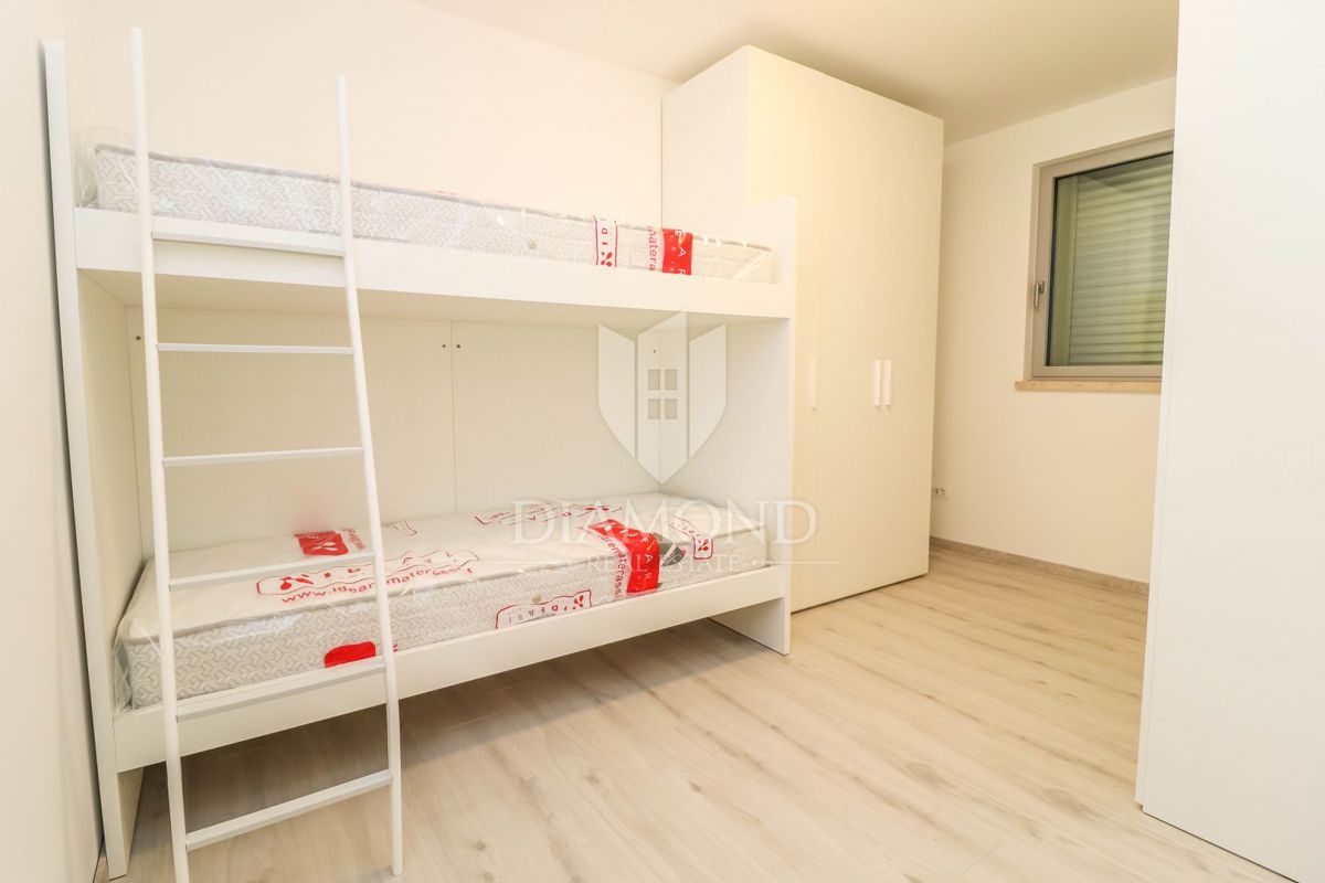 Rovinj, prostorno stanovanje v novi stavbi na vrhunski lokaciji