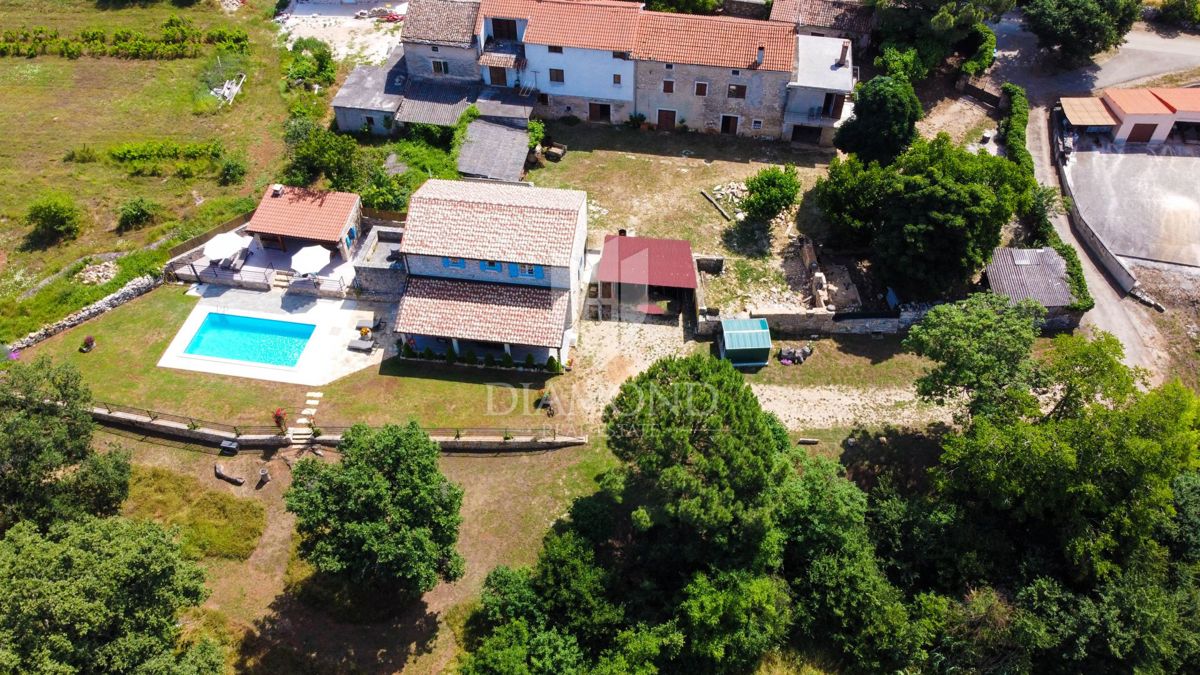 Poreč, okolica, istrska kamnita hiša na mirni lokaciji!