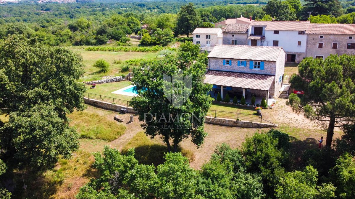 Poreč, okolica, istrska kamnita hiša na mirni lokaciji!