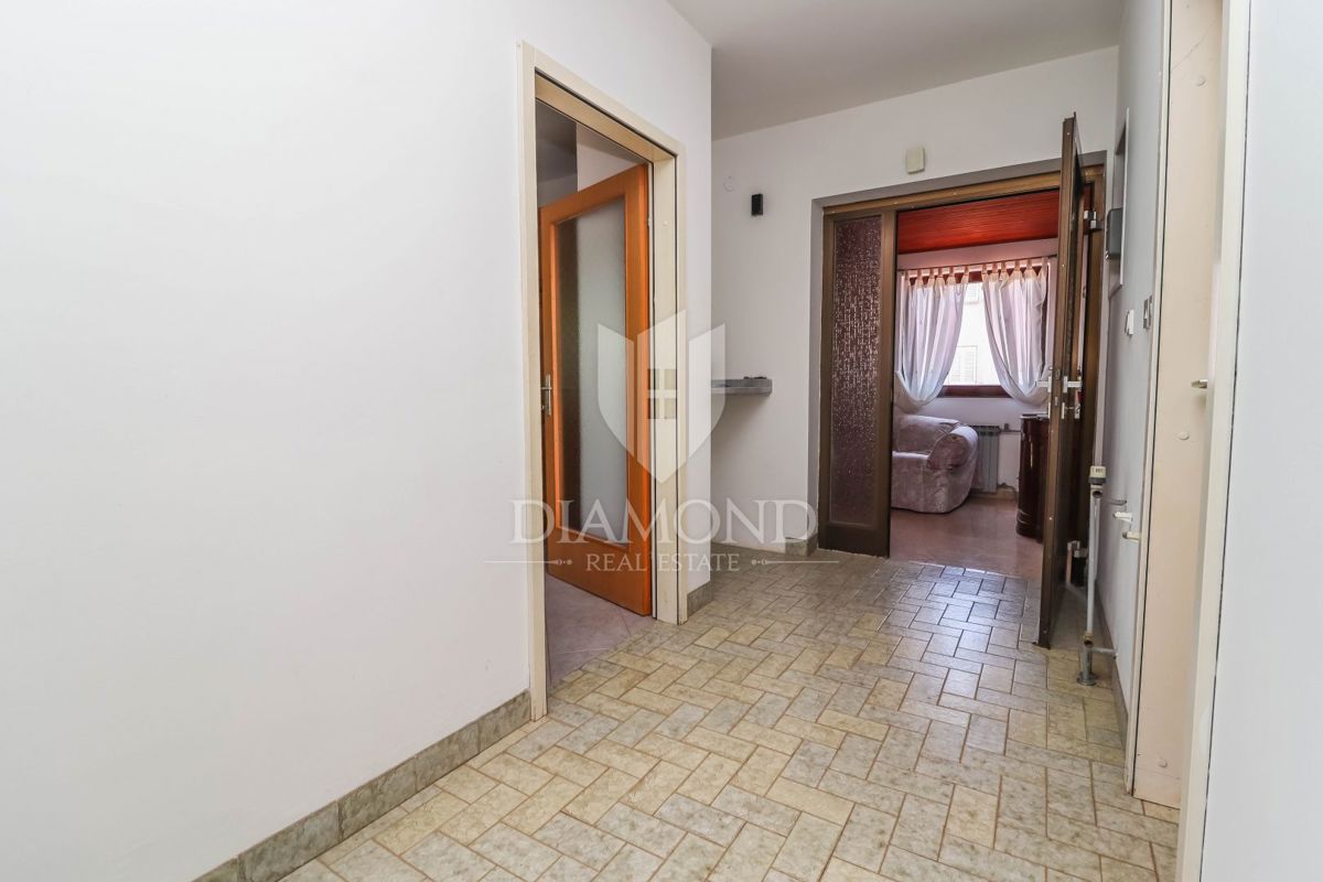 Rovinj, okolica, prostorna hiša v idiličnem okolju