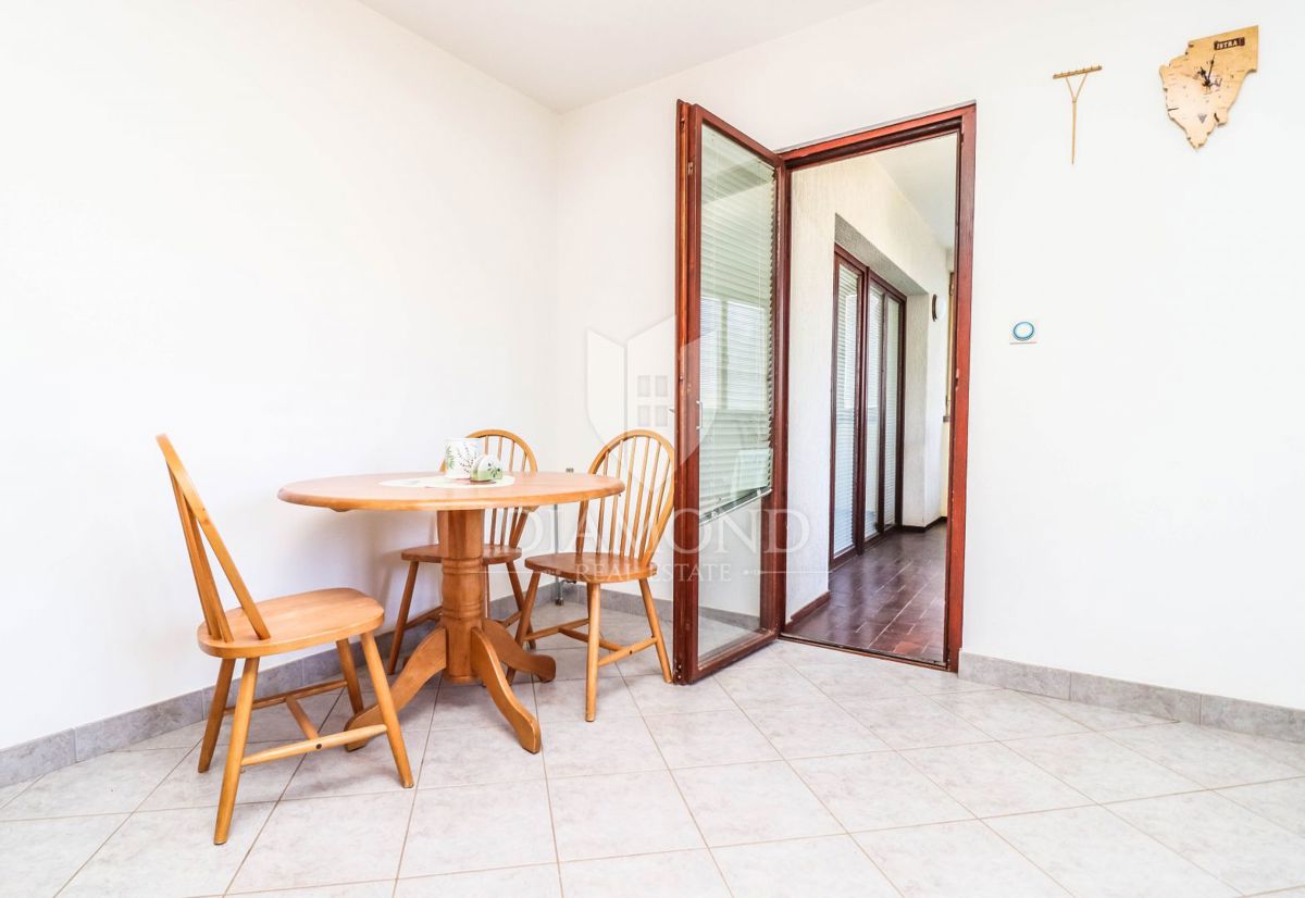 Rovinj, okolica, prostorna hiša v idiličnem okolju