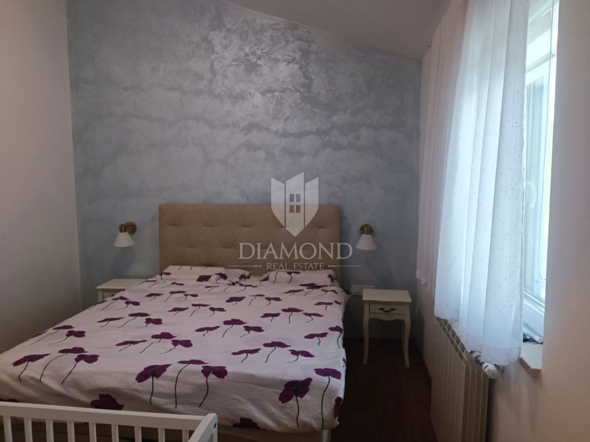 Labin, okolica, novozgrajena enonadstropna hiša s prostornim vrtom