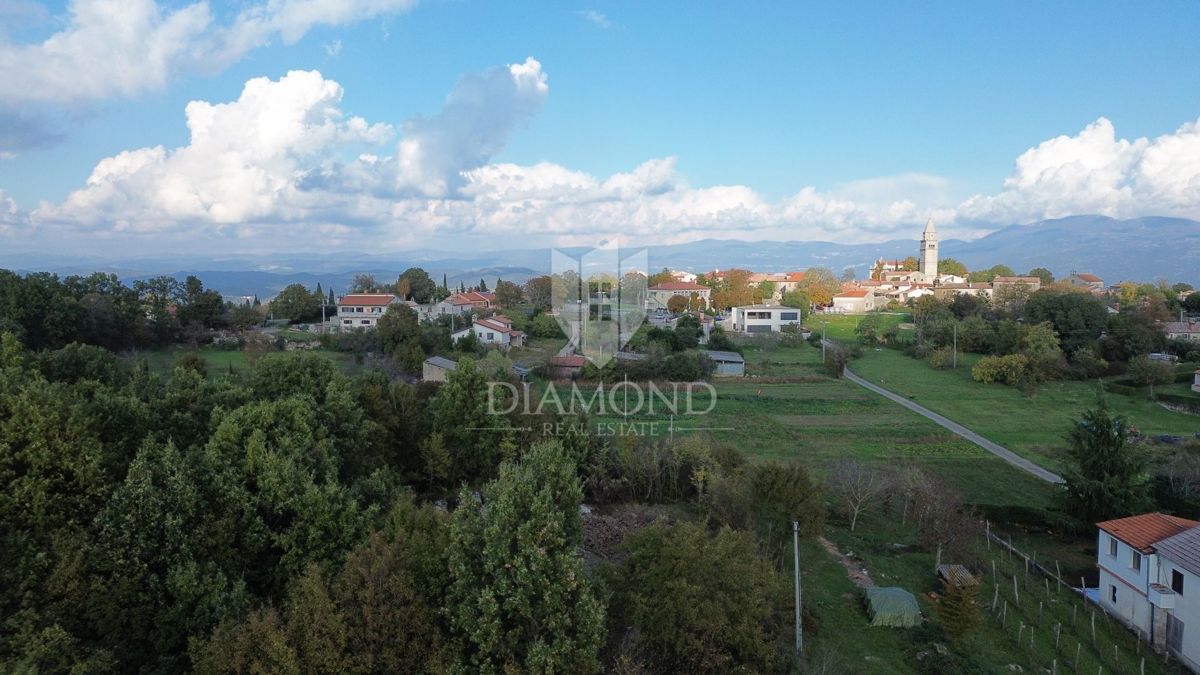 Gračišče, zemljišče na mirni lokaciji