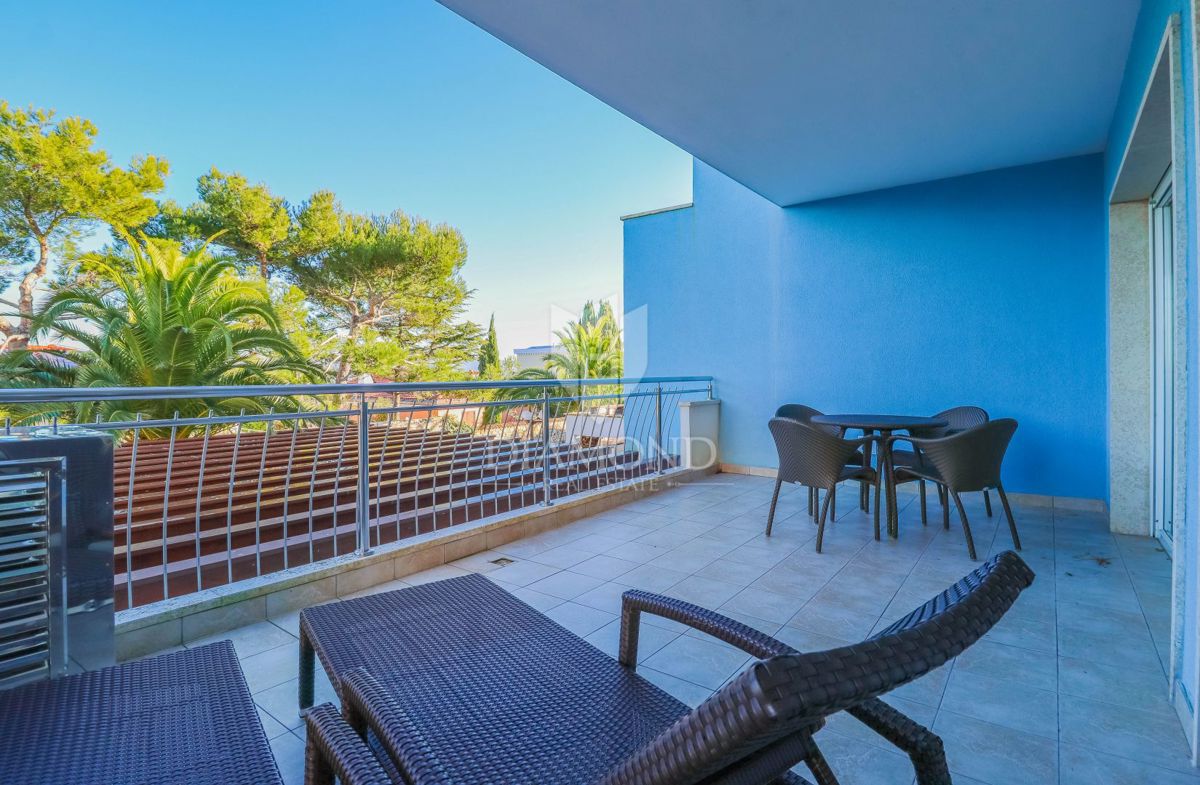 Umag, Crveni vrh! Odličen apartma 100 m od morja!