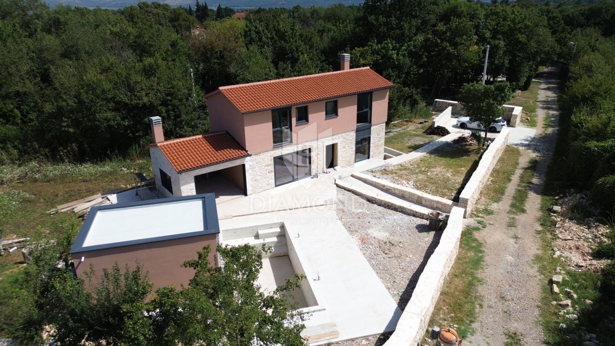 Labin, okolica, nova kamnita stavba modernega izgleda