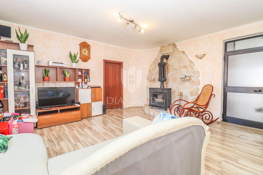 Dva stanovanja s potencialom v bližini centra Pule