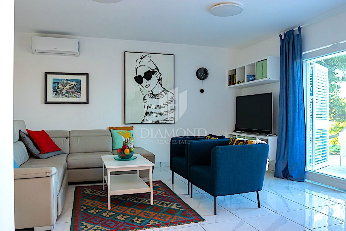 Labin, Rabac, počitniška hiša z dvema apartmajema, pogled na morje