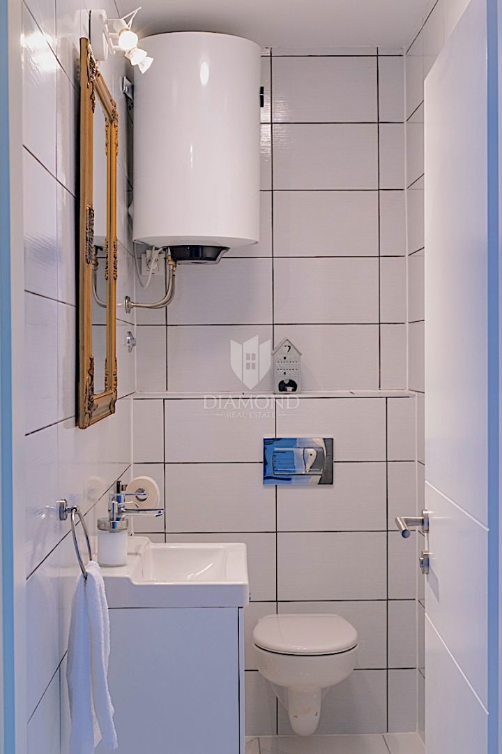 Labin, Rabac, počitniška hiša z dvema apartmajema, pogled na morje
