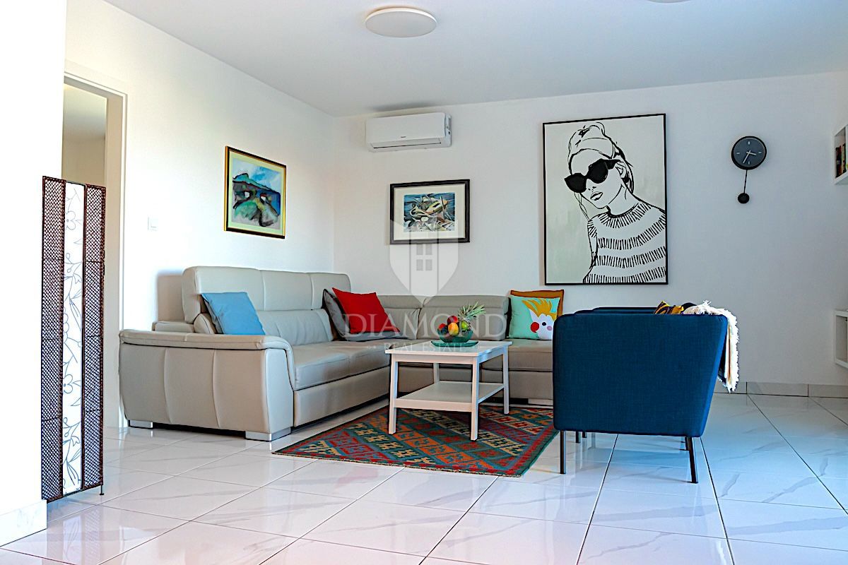 Labin, Rabac, počitniška hiša z dvema apartmajema, pogled na morje