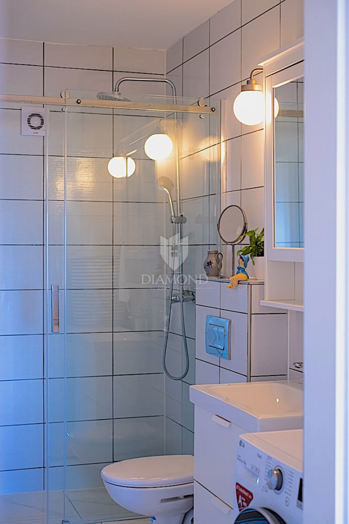 Labin, Rabac, počitniška hiša z dvema apartmajema, pogled na morje