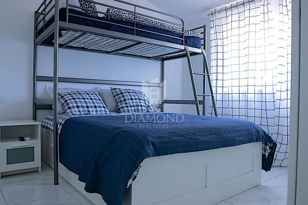 Labin, Rabac, počitniška hiša z dvema apartmajema, pogled na morje
