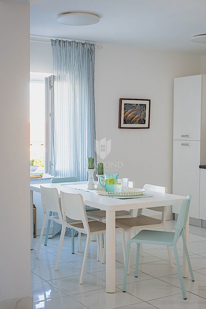 Labin, Rabac, počitniška hiša z dvema apartmajema, pogled na morje