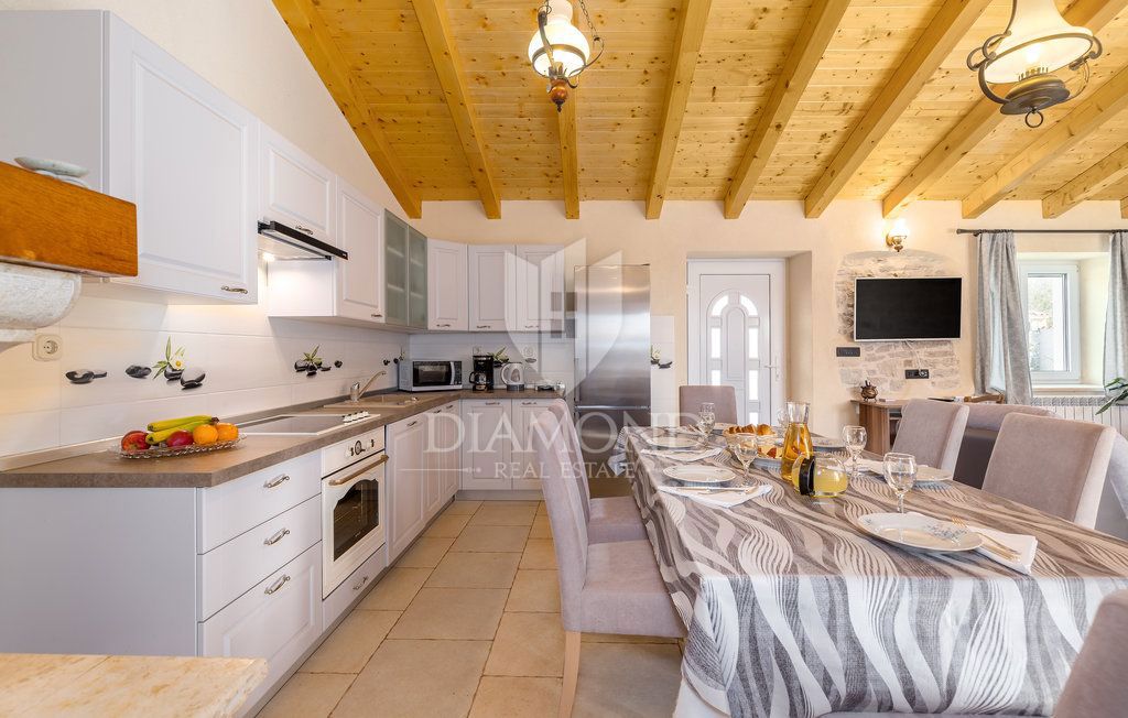 Hiša Anžići, Višnjan, 220m2