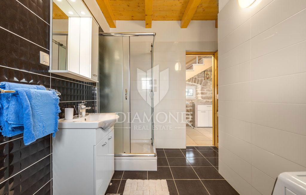 Hiša Anžići, Višnjan, 220m2