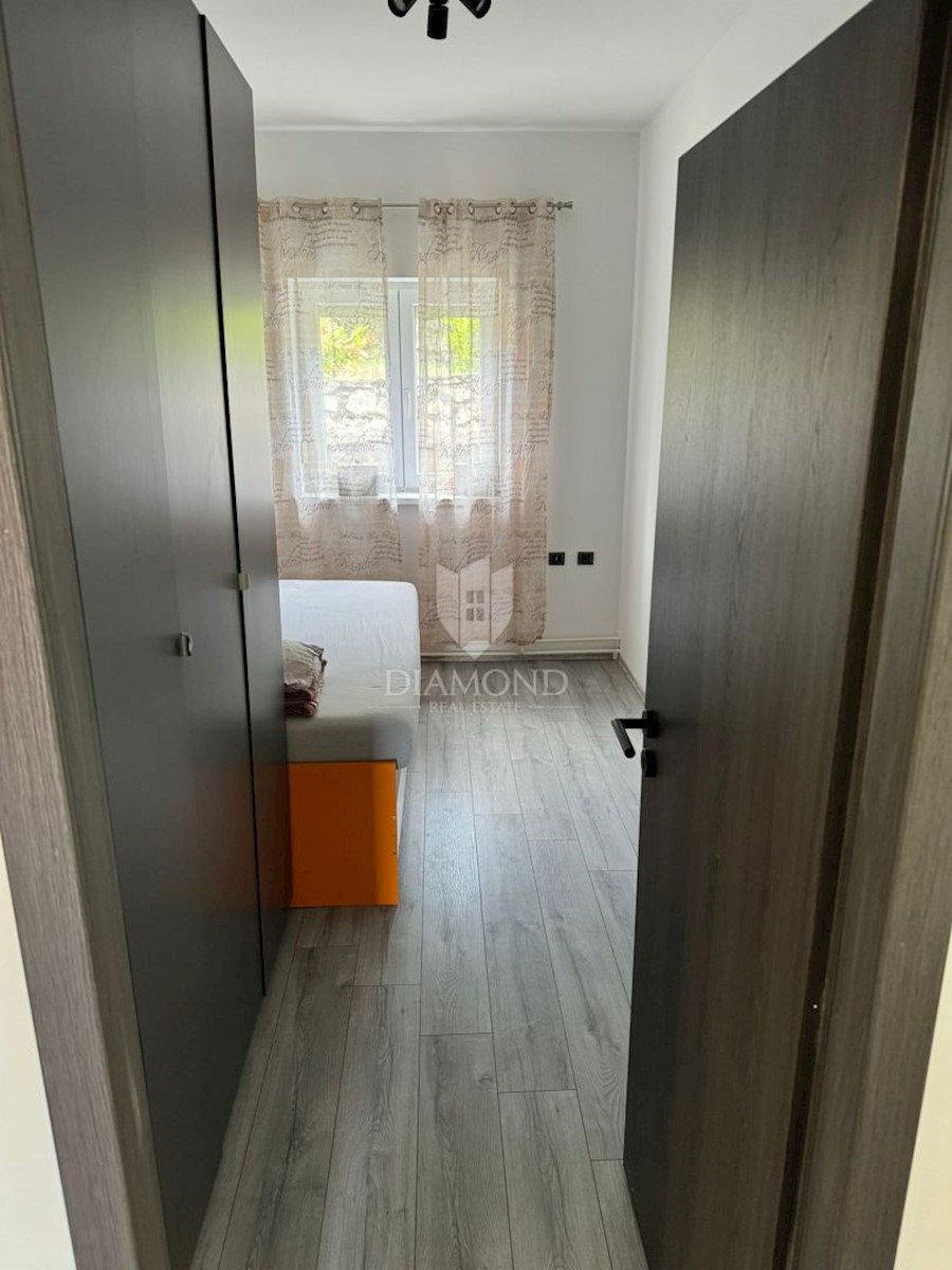 Viškovo, družinska hiša z dvema apartmajema