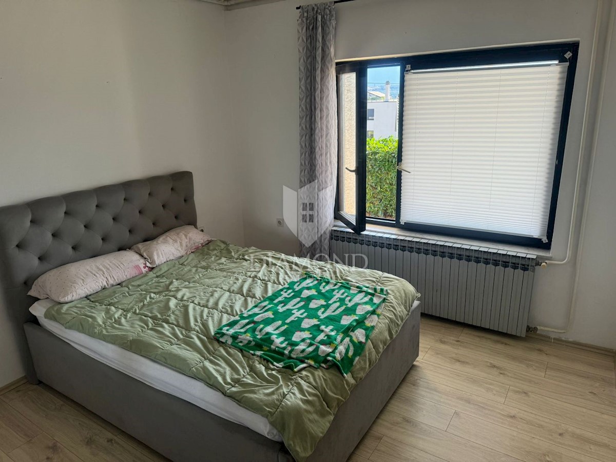 Viškovo, družinska hiša z dvema apartmajema