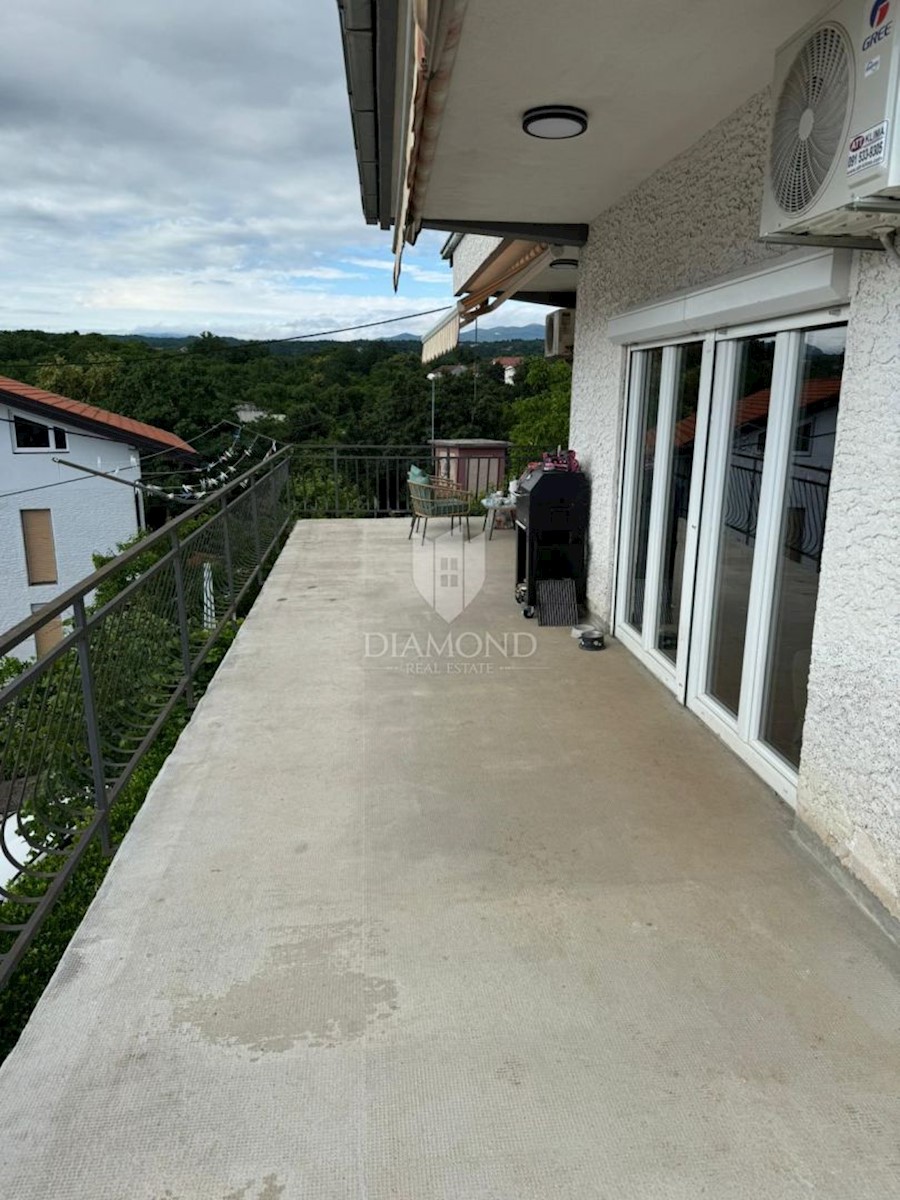 Viškovo, družinska hiša z dvema apartmajema