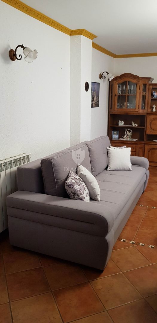 Rovinj, stanovanje s prostorno teraso na priljubljeni lokaciji