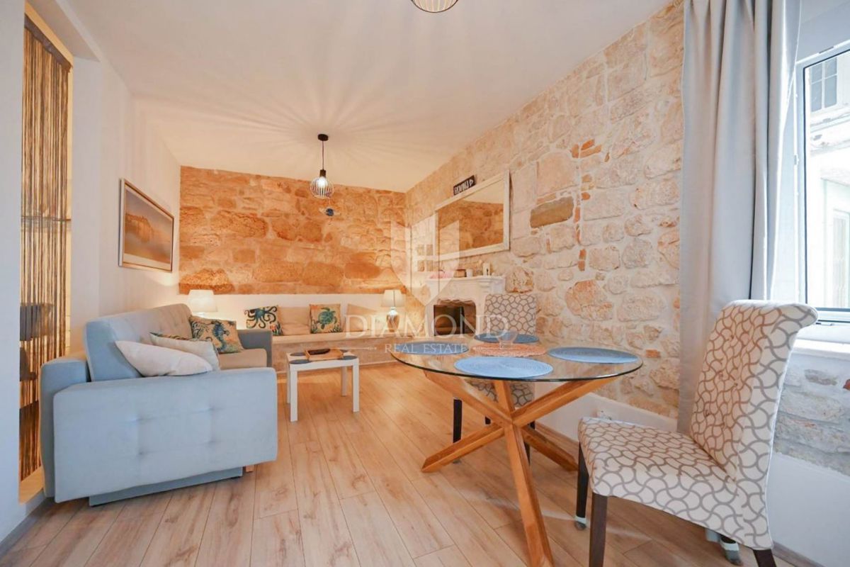 Rovinj, Staro mesto – Romantično Stanovanje v Prizmelju