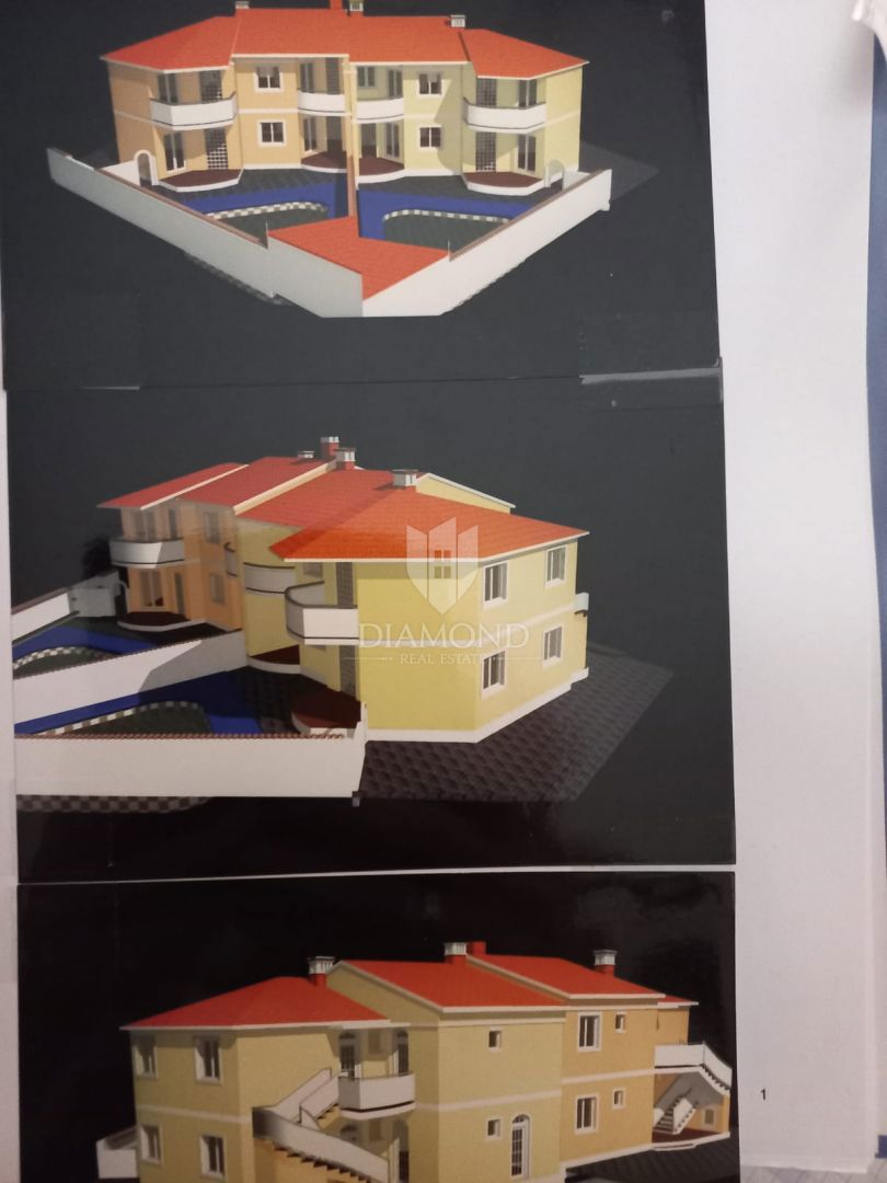 Zemljišče z gradbenim dovoljenjem za 5 apartmajev, Medulin! 