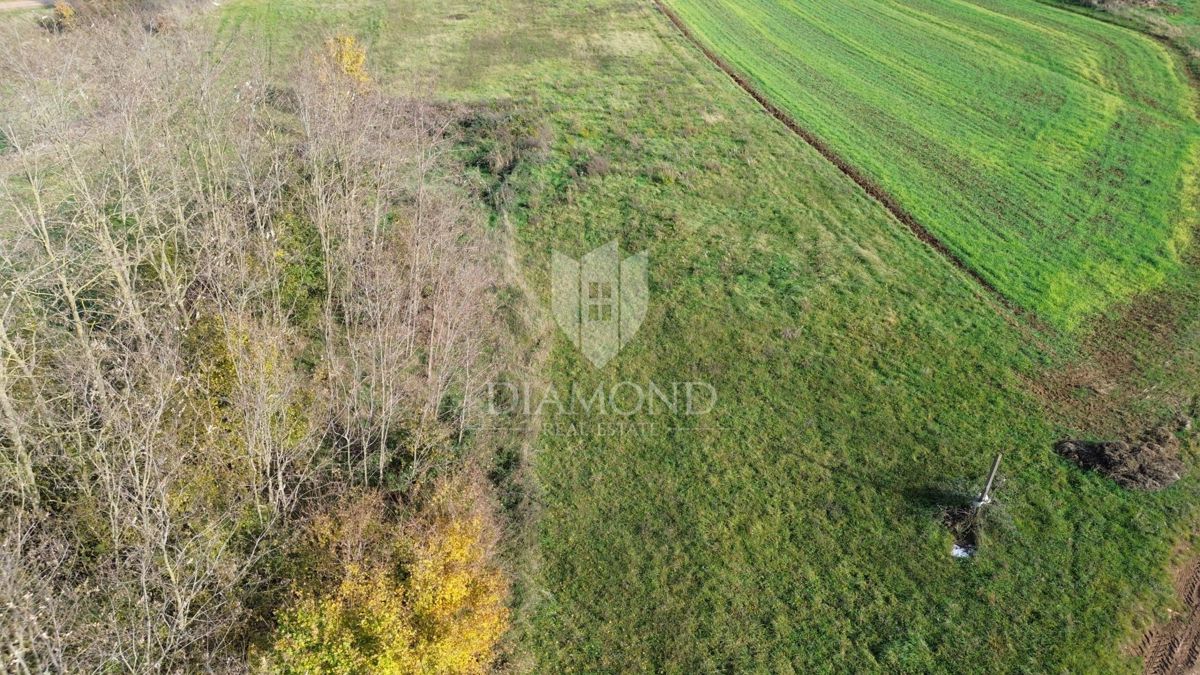 osrednja Istra, zemljišče z gradbenim dovoljenjem