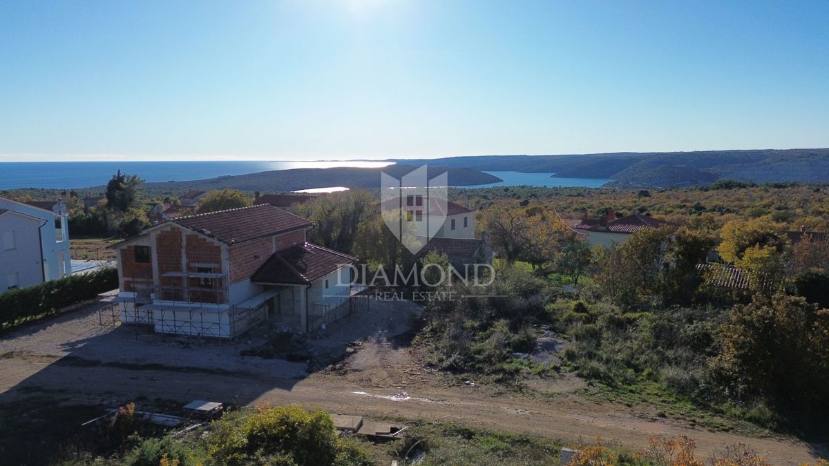 Labin, Rabac, novogradnja s pogledom na morje