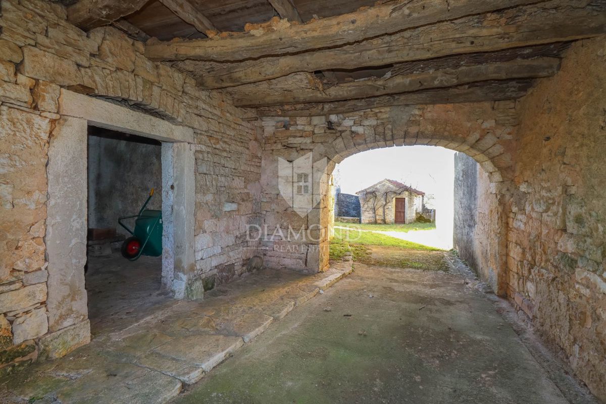 Osrednja Istra, čudovit kompleks hiš, ki izžarevajo zgodovino 