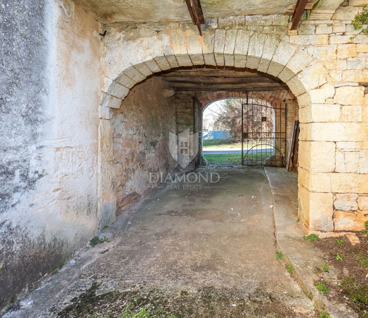 Osrednja Istra, čudovit kompleks hiš, ki izžarevajo zgodovino 
