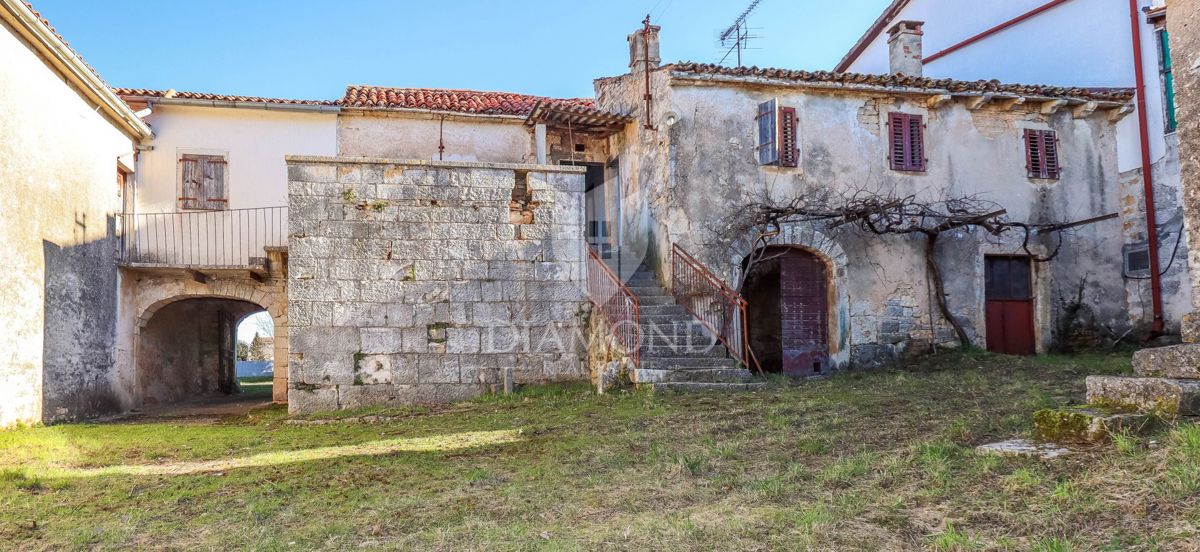 Osrednja Istra, čudovit kompleks hiš, ki izžarevajo zgodovino 